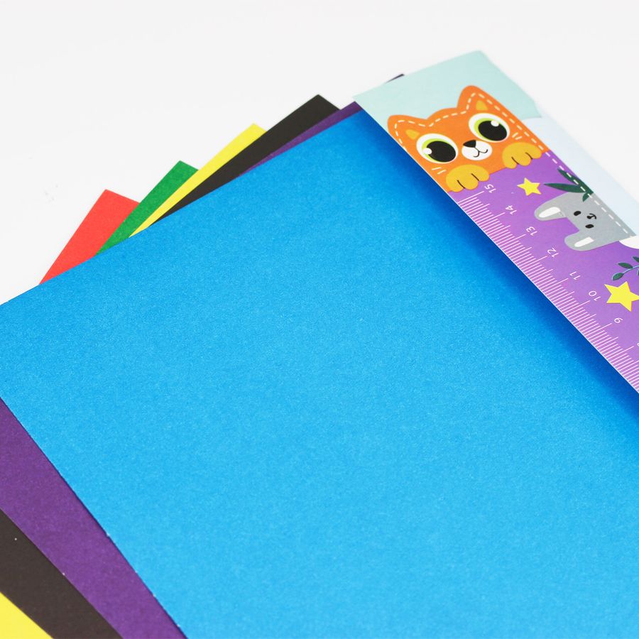 Покажи цветной картон. Разноцветный картон. Цветной картон упаковка. Лист цв картона. Картон цв.