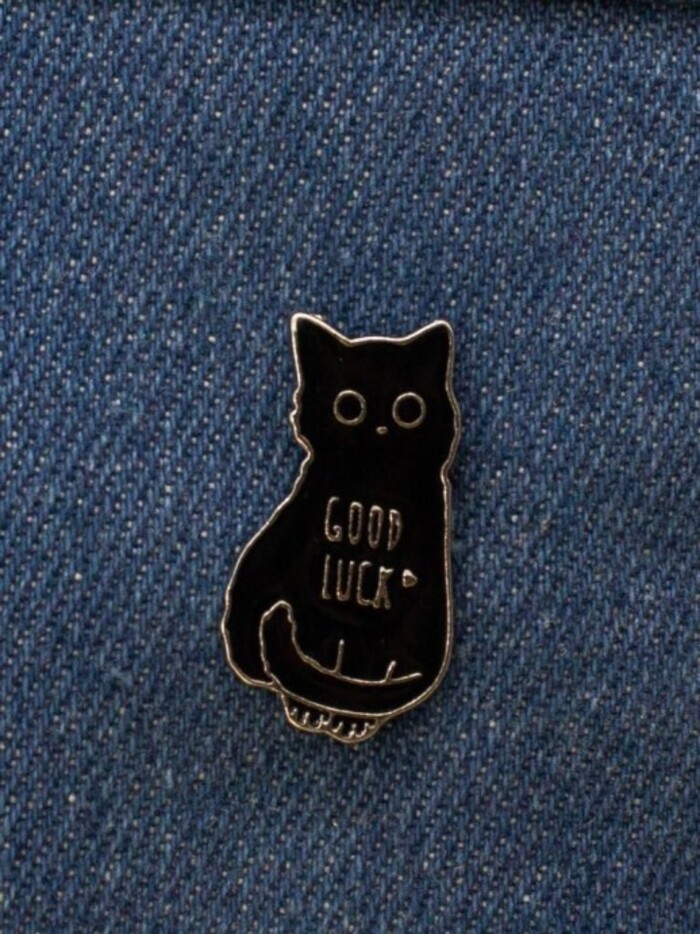 

Значок металлический Cat good luck