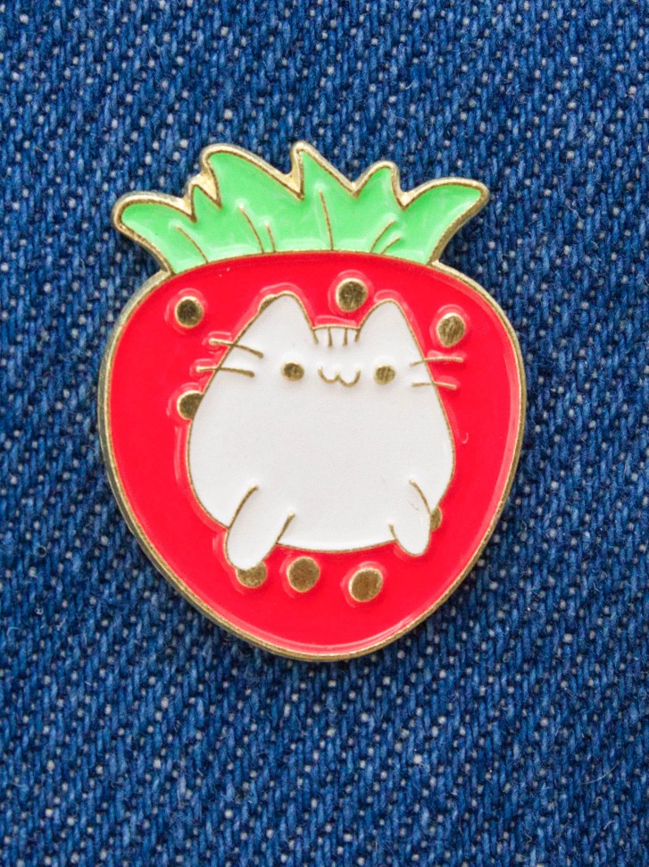 

Значок металлический Berry cat
