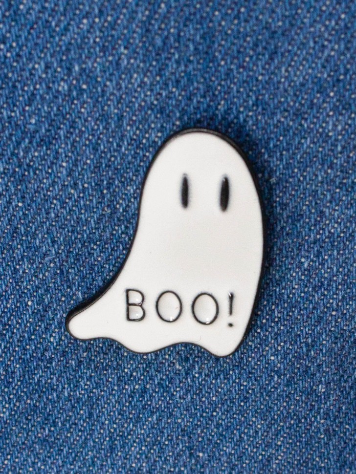 

Значок металлический Boo