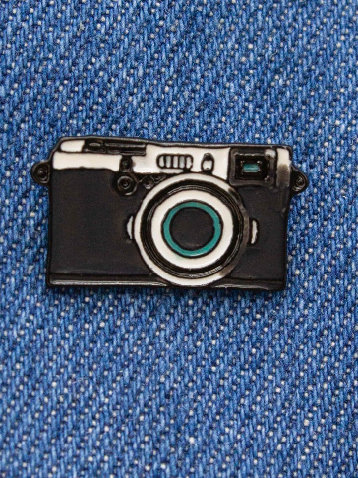 

Значок металлический Camera
