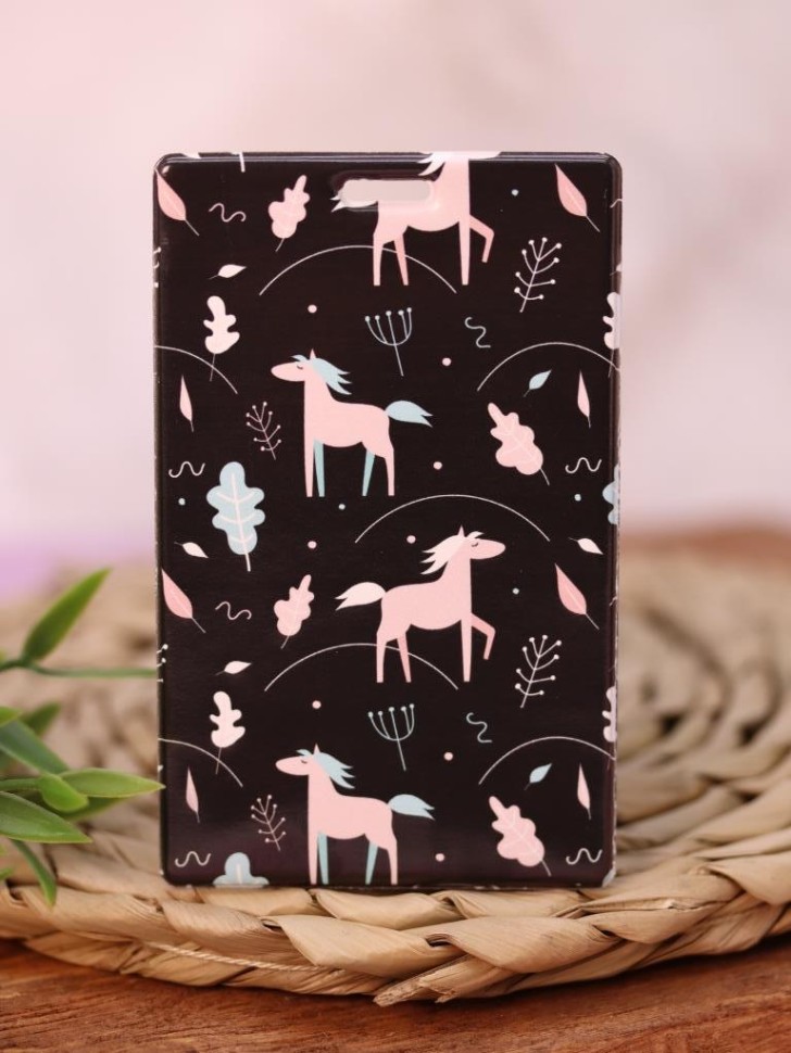 

Футляр для проездного, пропуска и карт 65х105мм ПВХ Carbon Unicorn ILIKEGIFT 15187