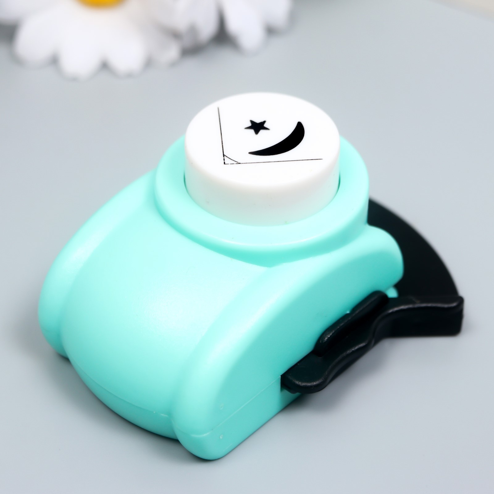 

Дырокол для скрапбукинга фигурный Месяц и звезда 25мм ассорти Арт Узор 7882161