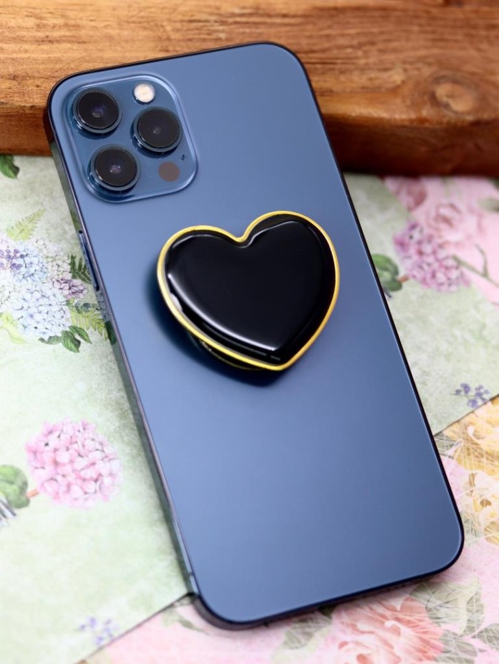 5783619 Попсокет Black heart gold 179₽